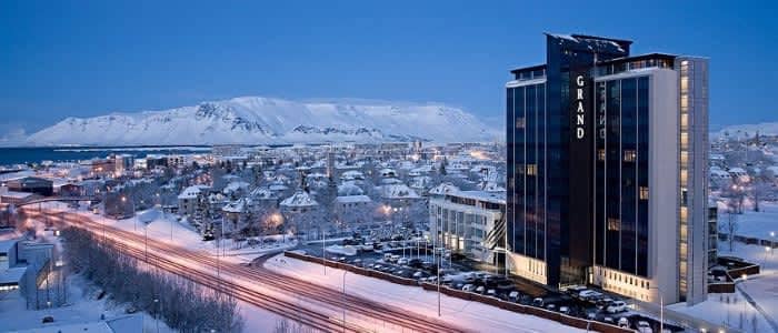 Стоимость поездки в Исландию прямо зависит от места вашей остановки. Гостинница Гранд Хотел Рейкъявик.