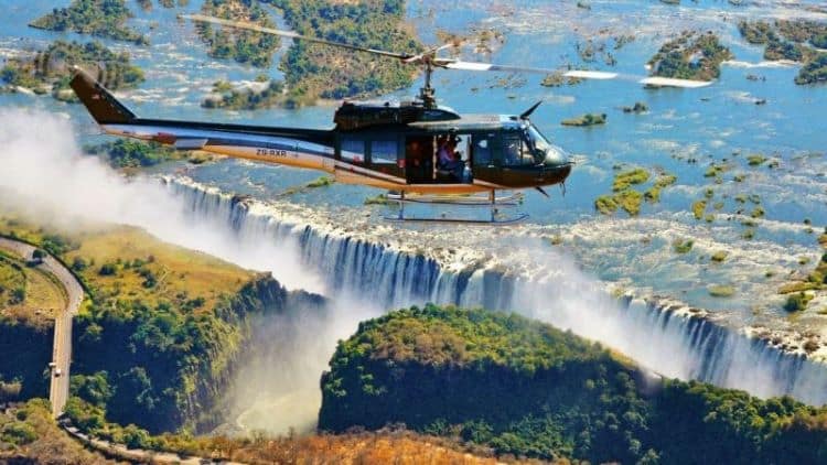 Водопад Виктория с вертолета.