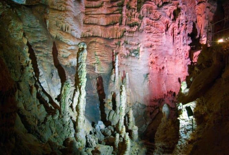 Фигуры Мамонтовой пещеры.